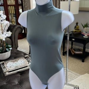 Skims essential bodysuit size small